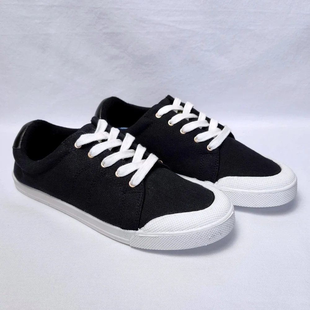 NEW ROXY PIERVIEW CANVAS LACE UP SNEAKERS‎ LOW TOP SHOES WOMENS 10 BLACK WHITE